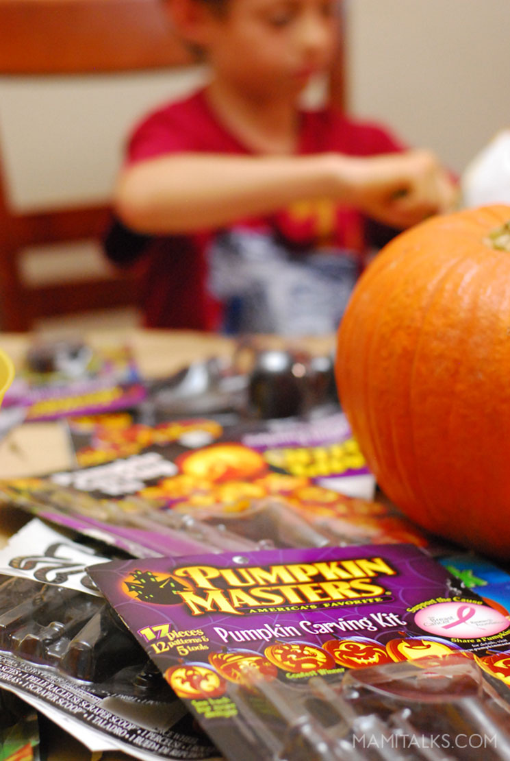 Pumpkin masters kits for pumpkin party ideas. -MamiTalks.com