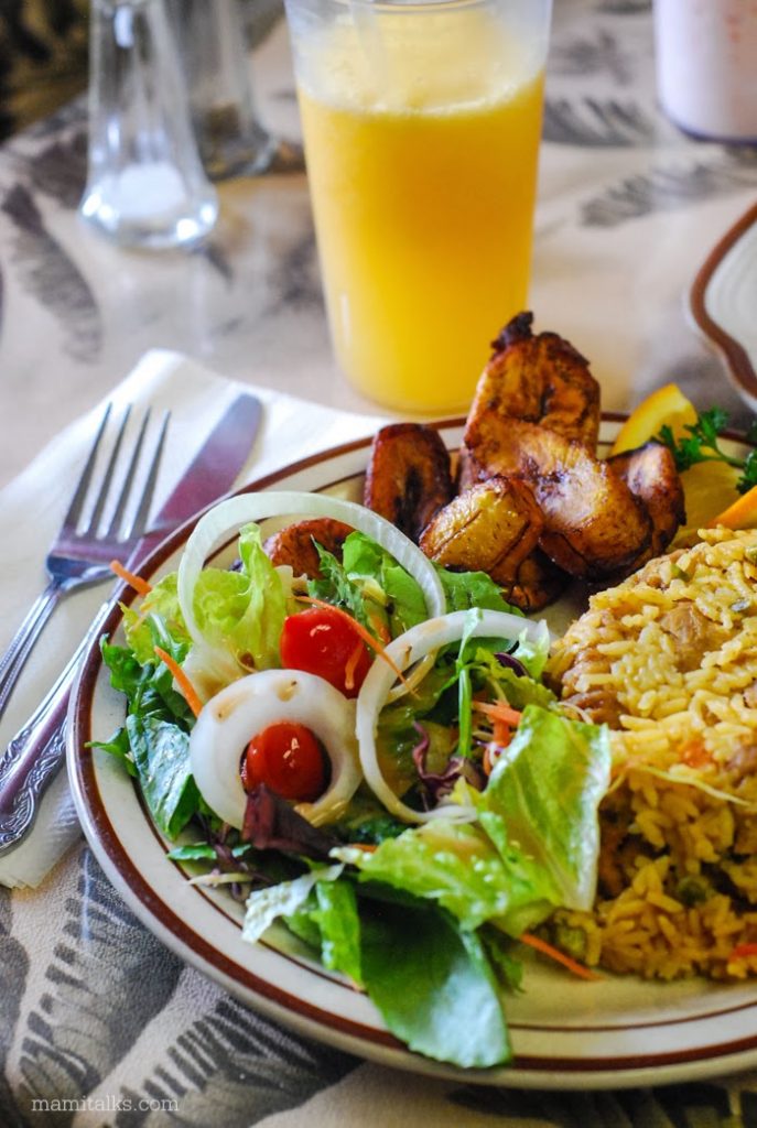 Latin Rice with Chicken - Arroz con pollo  | MamiTalks.com