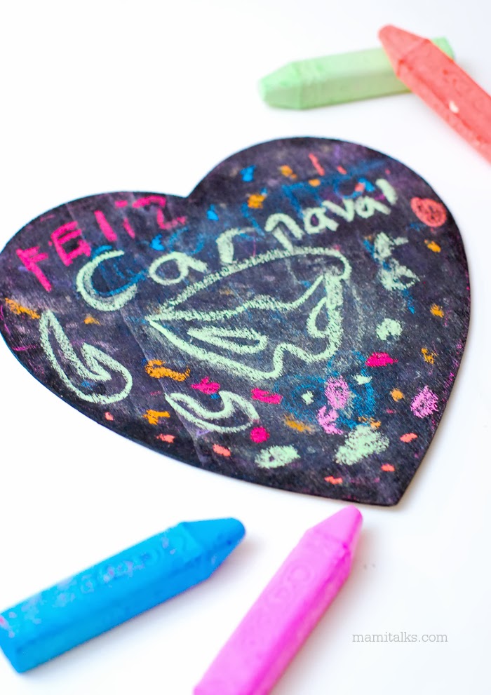 Heart shaped chalkboard for carnivals. -MamiTalks.com