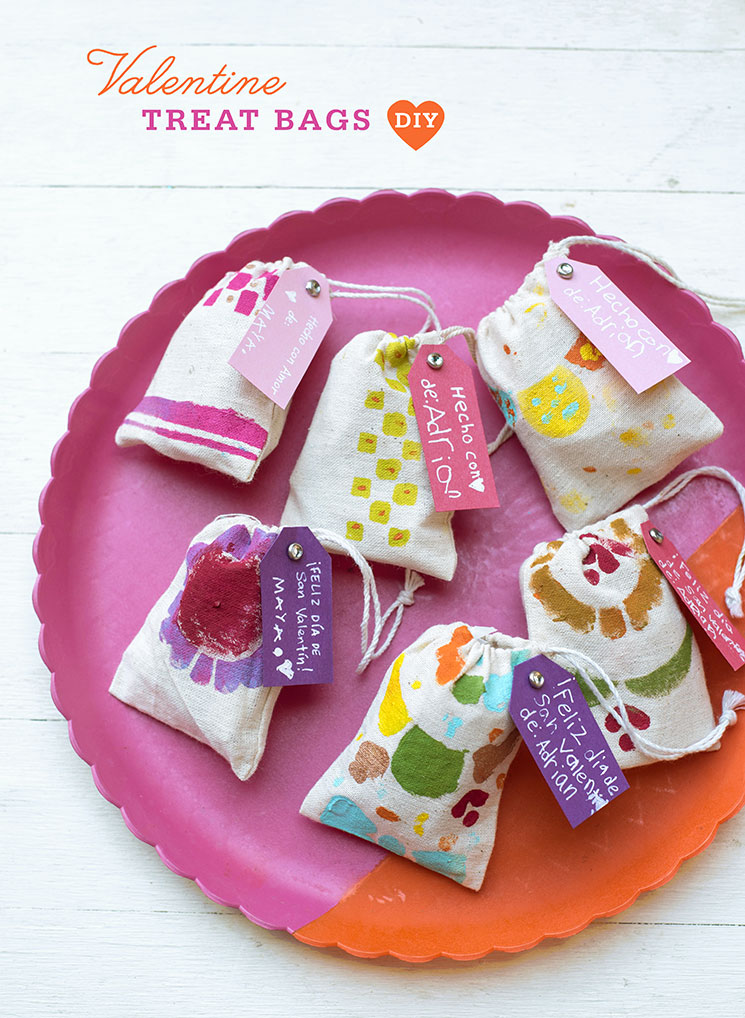 Pink tray with Valentine treat bags -MamiTalks.com