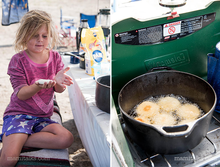 How to cook arepas while camping, there's two easy ways and they are both delicious! -MamiTalks.com