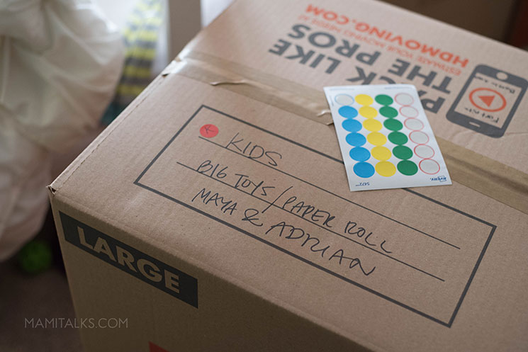 Moving tip: Label boxes with dot stickers. -Mamitalks.com