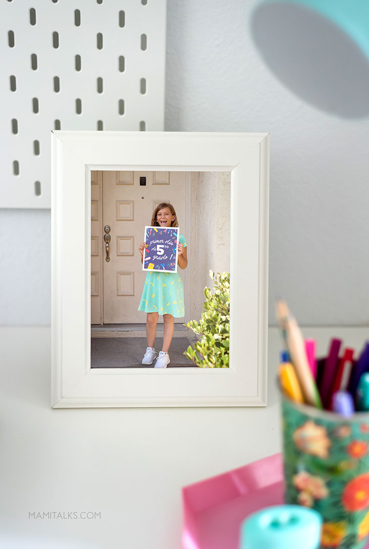 Picture frame of the first day of fifth grade. MamiTalks.com